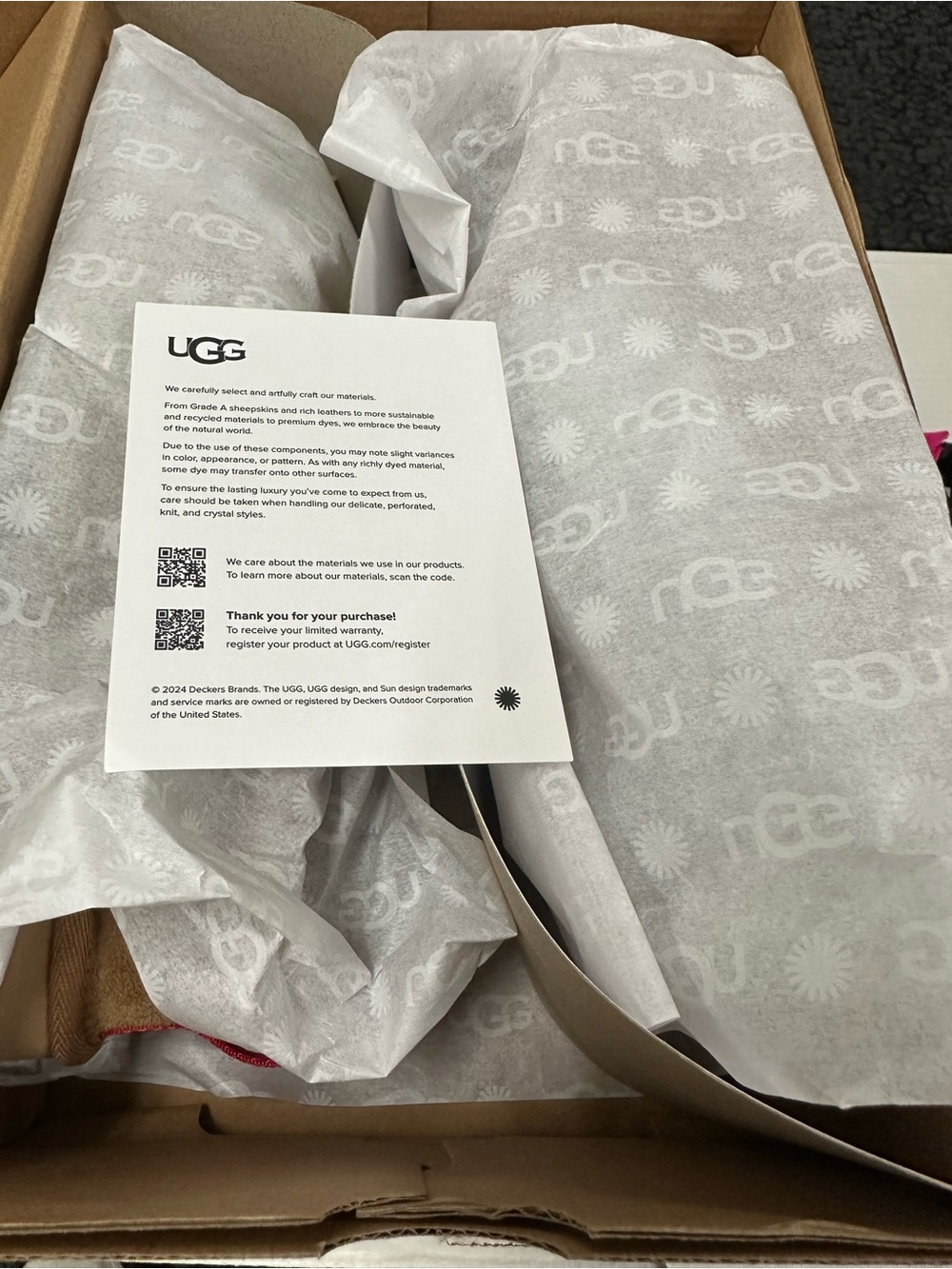 Brand New UGG Tazz Chestnut Suede Slip-On Mule with Red Trim - Picture 7 of 7